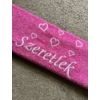 Kép 2/2 - Hímzett Törölköző - Szeretlek - Pink színű  sok szív - Valentin napi ajándékötlet - Szerelmes ajándék
