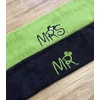 Kép 1/2 - Mr és Mrs hímzett páros törölköző - Fekete