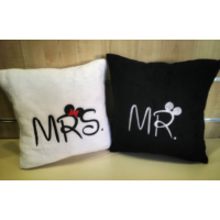 Hímzett Mr. és Mrs. páros párna - fekete fehér mintás - Szerelmes ajándékok - Páros ajándék