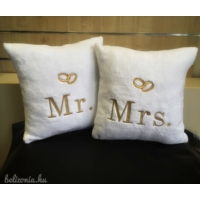 Hímzett Mr. és Mrs. páros párna - Fehér gyűrűs - Ajándék esküvőre - Páros ajándék