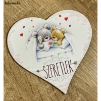 Szív hűtőmágnes - Maci pár ágyban - szerelmes ajándék