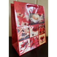 Ajándéktasak - Közepes  Piros színű mintás - Szerelmes ajándék