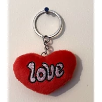 Kulcstartó - Piros plüss mini szív Love felirattal