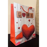 Ajándéktasak 32 cm x 25 cm - nagy Love felirat