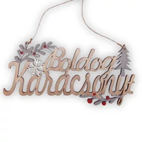 Fa Boldog Karácsony felirat fagyönggyel, fenyőfával és hópihe dísszel.