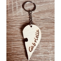 Gravírozott neves fa kulcstartó - Gabriella - Páros ajándék