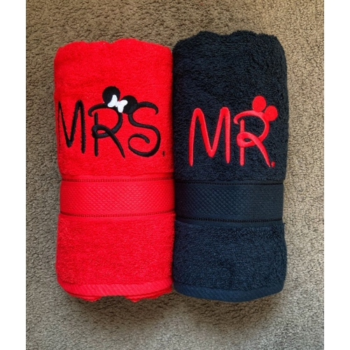 Mr. és Mrs. páros törölköző - Fekete -Piros színű - Páros ajándékok - Szerelmes ajándékok