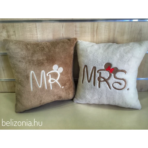 Hímzett Mr. és Mrs. páros párna - vajszínű és barna mintás