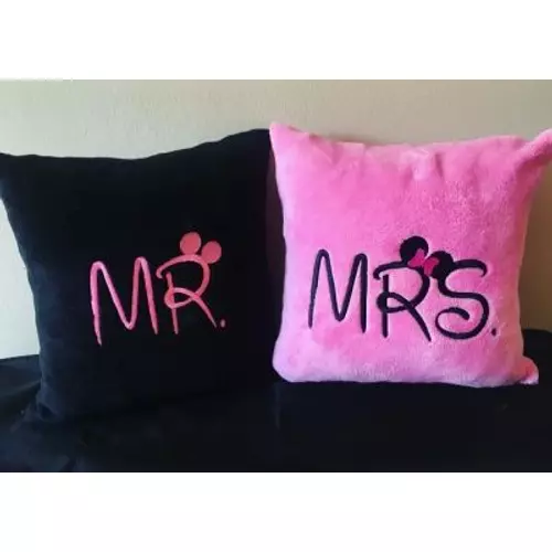 Hímzett - Mr és Mrs páros párna - Rózsaszín Fekete mintás - Ajándék pároknak - Szerelmes ajándék