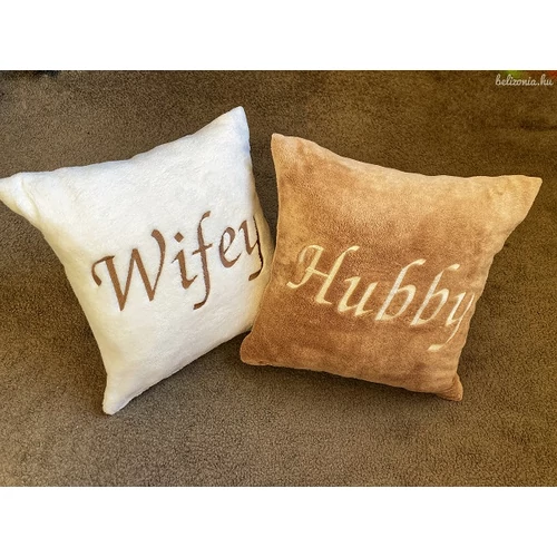 Hímzett páros párna Hubby - Wifey  Barna