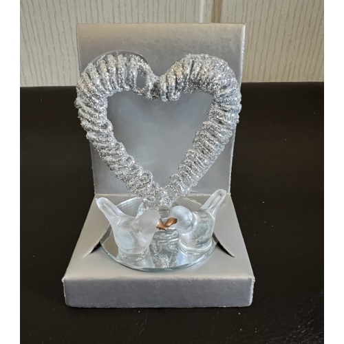 Ezüst szív talpon 2 galambbal  - Szerelmes ajándék - Valentin napi ajándék