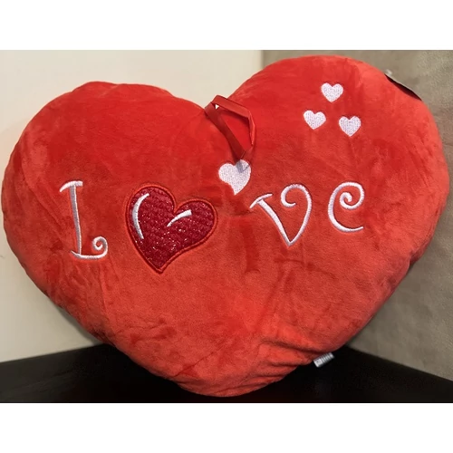 Plüss szív párna  Love  felirattal  - Szerelmes ajándékok