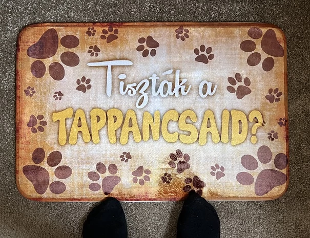 Vicces lábtörlő Tiszták a tappancsaid? -  Vicces ajándék